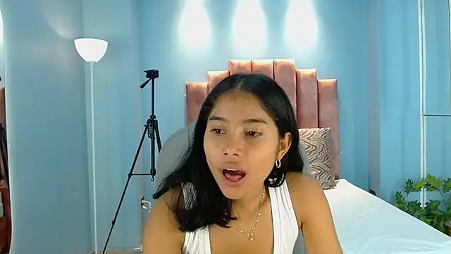 Snapshot of Milaa_Star_ chatting on February 2026 04:01:02 AM Milaa Star online show from February 2026 04:01:02 AM