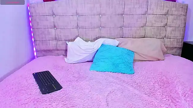 Lushy sweet online show from October 2025 04:35:01 AM