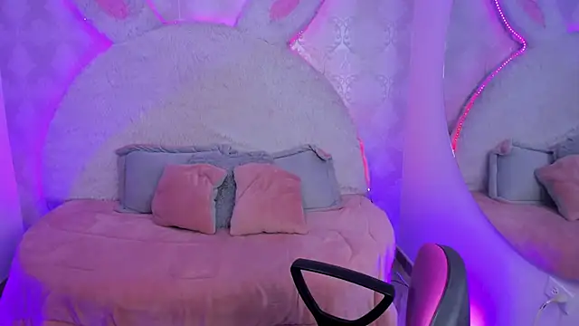 Salome Smitth 1 online show from February 2026 08:08:01 PM