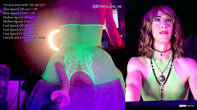 EmeryLune xo online show from October 2025 04:01:01 AM