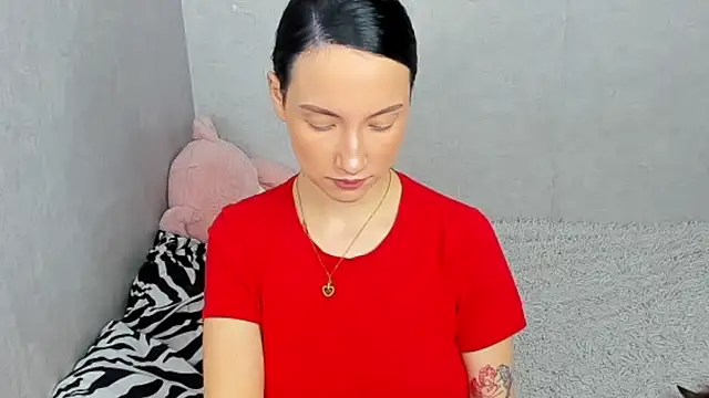 EileenMoores online show from April 2026 06:42:02 PM