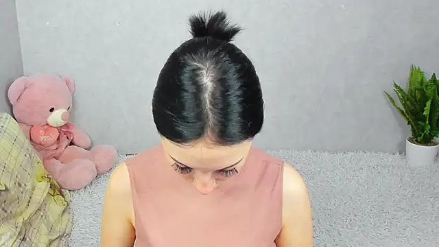 EileenMoores online show from December 2025 07:27:01 PM