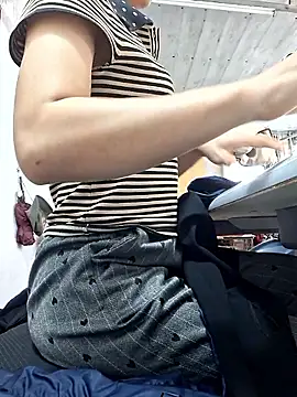 irina hana online show from November 2025 06:52:01 AM