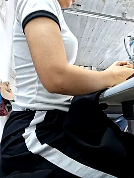 irina hana online show from October 2025 01:04:02 AM