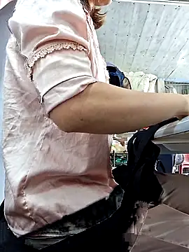 irina hana online show from November 2025 02:04:01 AM