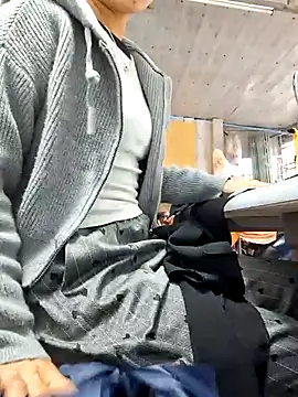 irina hana online show from November 2025 01:05:02 AM