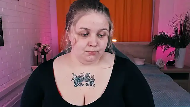 SladaDell online show from November 2025 05:10:02 AM