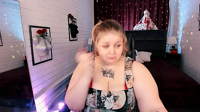 SladaDell online show from October 2025 05:18:02 AM