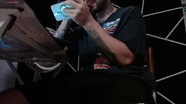 nicolastorres99 online show from November 2025 06:33:02 PM