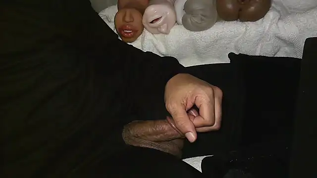 GRiZZLYBONE online show from February 2026 07:39:02 AM