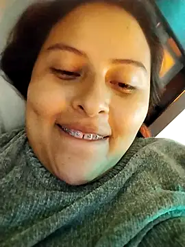 Snapshot of yelezia chatting on October 2025 09:27:01 PM yelezia online show from October 2025 09:27:01 PM