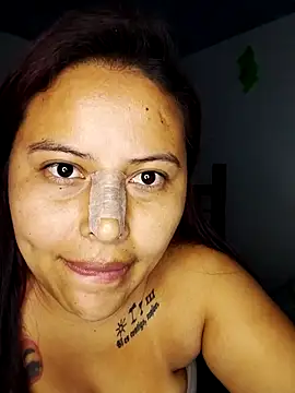 Snapshot of yelezia chatting on October 2025 08:04:02 AM yelezia online show from October 2025 08:04:02 AM