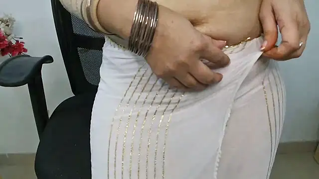 Snapshot of ruby100 chatting on November 2025 05:18:02 PM ruby100 online show from November 2025 05:18:02 PM