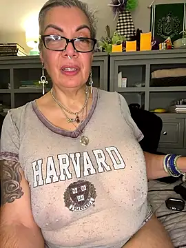 dieseldame1313 online show from January 2026 01:34:02 AM