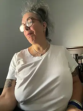 dieseldame1313 online show from November 2025 01:06:02 PM