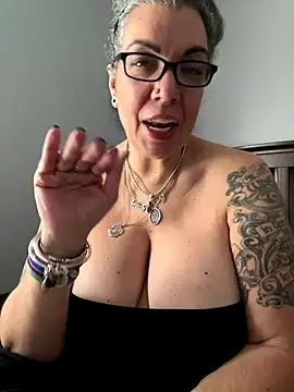 dieseldame1313 online show from December 2025 01:37:02 PM