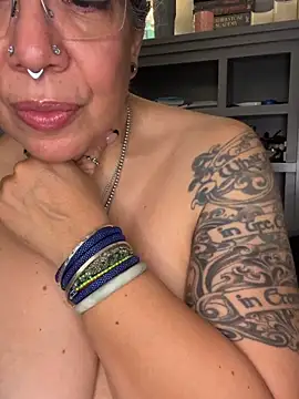 dieseldame1313 online show from February 2026 07:53:02 AM