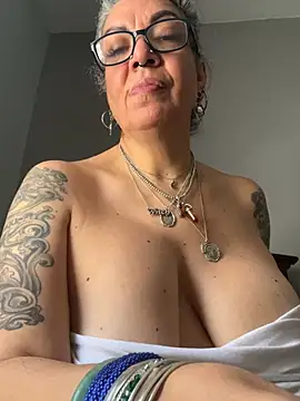dieseldame1313 online show from March 2025 06:24:02 PM