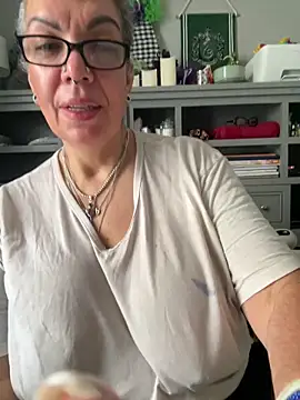 dieseldame1313 online show from February 2026 04:14:01 PM