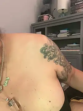 dieseldame1313 online show from April 2026 02:26:01 AM