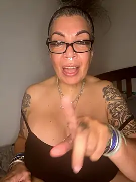 dieseldame1313 online show from October 2025 04:57:01 AM