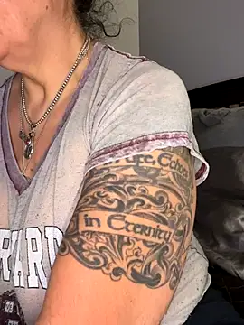 dieseldame1313 online show from December 2025 05:19:02 AM