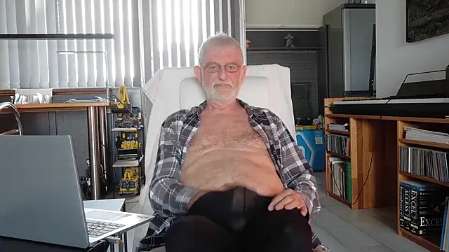 ewaldwillems99 online show from October 2025 01:53:04 PM