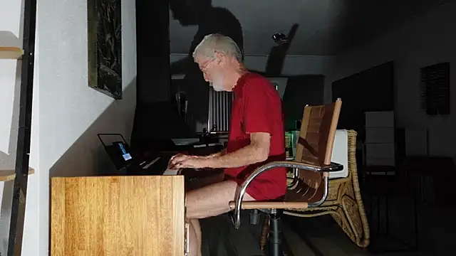 ewaldwillems99 online show from November 2025 03:05:01 PM