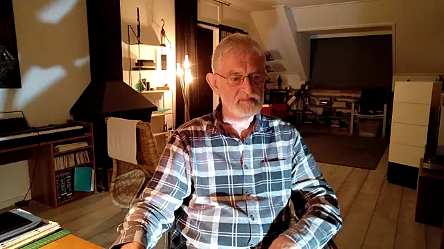 ewaldwillems99 online show from October 2025 07:05:02 PM
