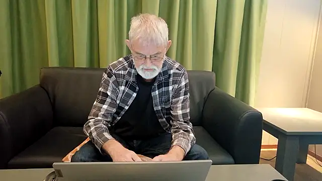 ewaldwillems99 online show from January 2026 06:15:02 PM