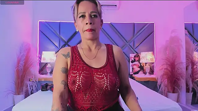 Snapshot of Alisson_Milf chatting on May 2026 05:44:02 AM Alisson Milf online show from May 2026 05:44:02 AM