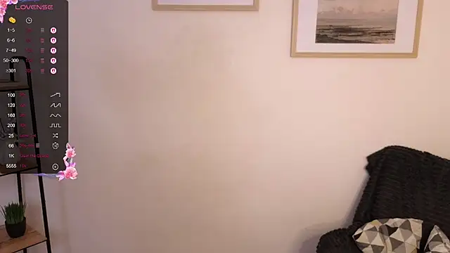 Snapshot of Bonnie_Nunez chatting on October 2025 10:21:02 PM Bonnie Nunez online show from October 2025 10:21:02 PM