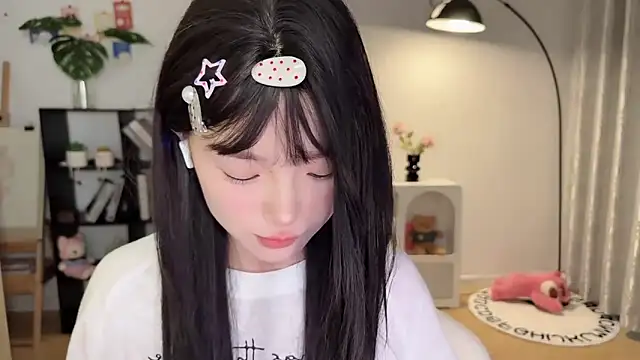 Momo-xx online show from September 2025 11:32:01 PM