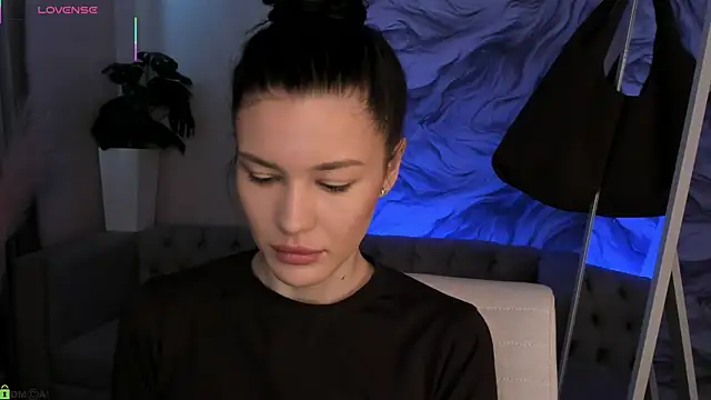 Aria Mila online show from March 2026 03:18:02 AM