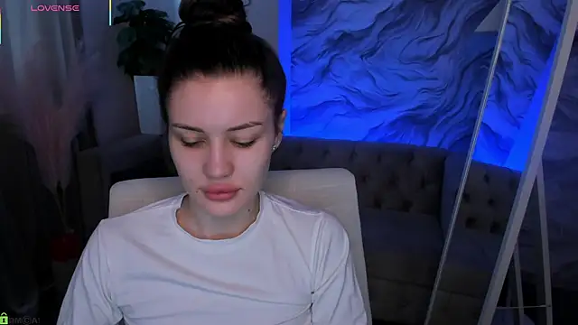 Aria Mila online show from April 2026 03:23:01 AM