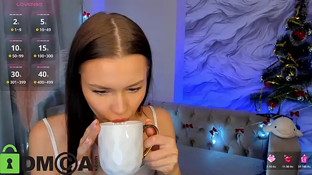 Aria Mila online show from December 2025 11:32:01 AM