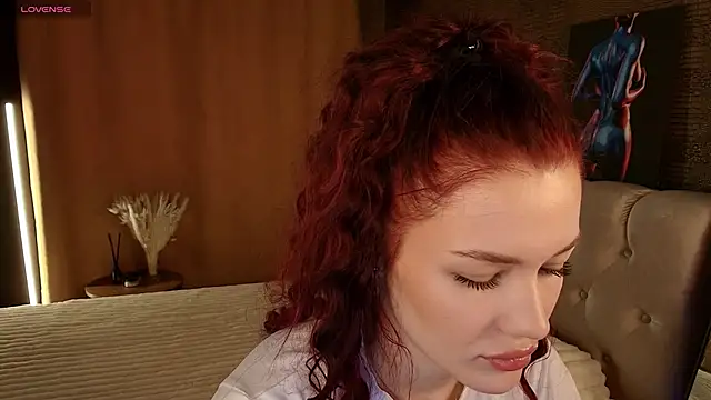Snapshot of Aria_Mila chatting on June 2026 08:32:02 AM Aria Mila online show from June 2026 08:32:02 AM