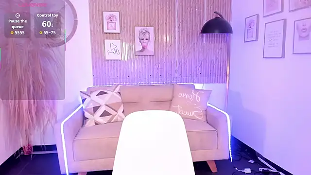 Snapshot of Natti_london chatting on February 2026 06:08:02 AM Natti london online show from February 2026 06:08:02 AM