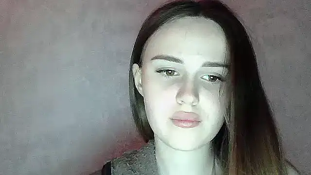 SweetLoraa online show from May 2026 04:56:02 PM