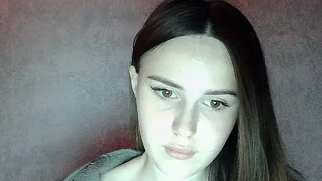 SweetLoraa online show from April 2026 05:20:01 PM