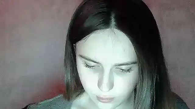 SweetLoraa online show from May 2026 06:33:01 PM