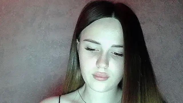 SweetLoraa online show from May 2026 07:45:02 PM