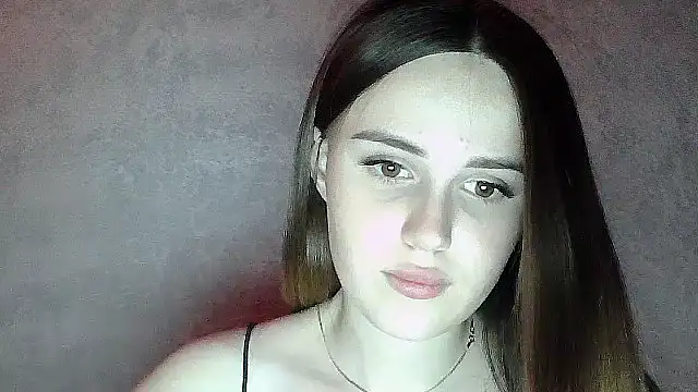 SweetLoraa online show from May 2026 06:25:02 PM