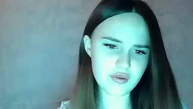 SweetLoraa online show from May 2026 05:44:02 PM