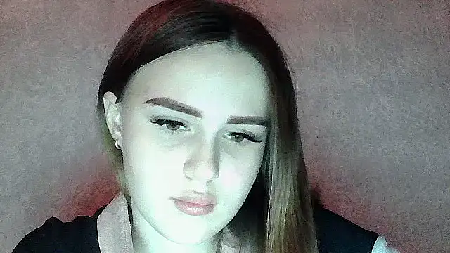 SweetLoraa online show from December 2025 05:25:01 PM