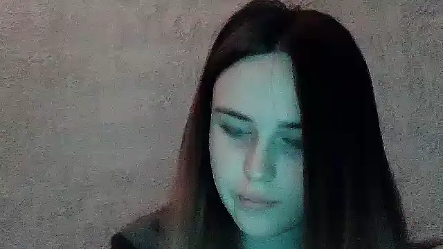 SweetLoraa online show from April 2026 07:04:01 PM