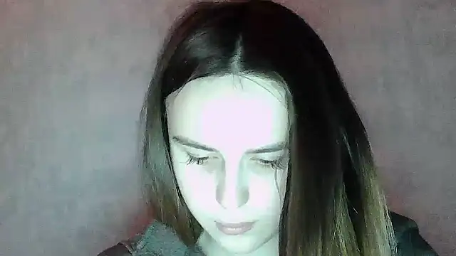 SweetLoraa online show from April 2026 07:40:02 PM