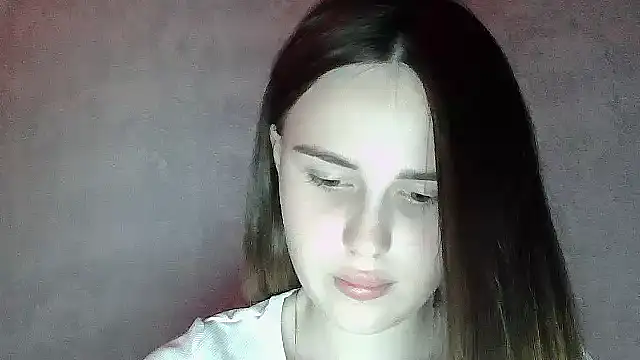 Snapshot of SweetLoraa chatting on June 2026 07:47:01 PM SweetLoraa online show from June 2026 07:47:01 PM