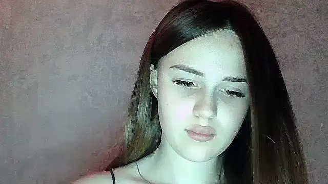 SweetLoraa online show from May 2026 04:04:01 PM