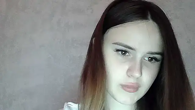 SweetLoraa online show from May 2026 03:28:01 PM
